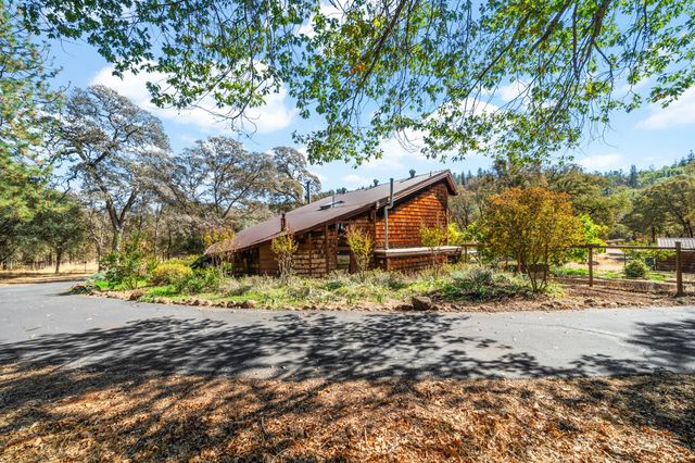 24066 Timber Ridge Dr, Auburn, CA 95602