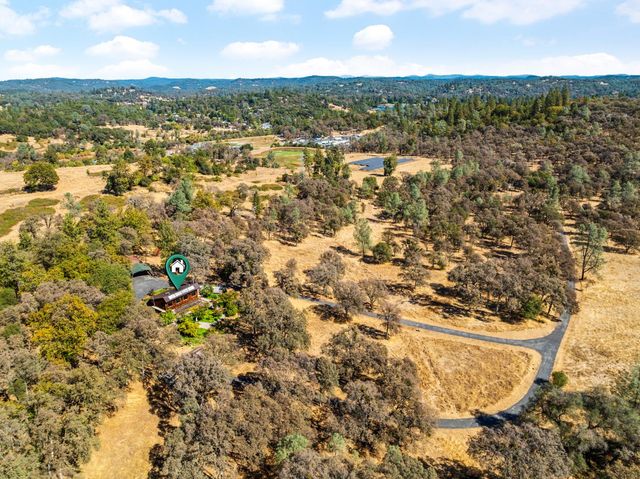 24066 Timber Ridge Dr, Auburn, CA 95602