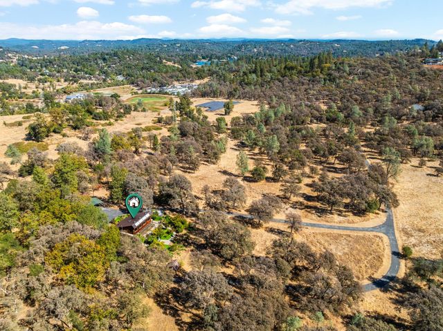 24066 Timber Ridge Dr, Auburn, CA 95602