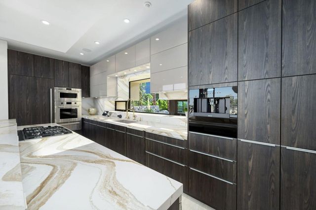 911 Juarez Avenue, Palm Springs, CA 92262