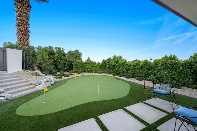 911 Juarez Avenue, Palm Springs, CA 92262