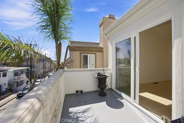 137 Lyndon Street, Hermosa Beach, CA 90254