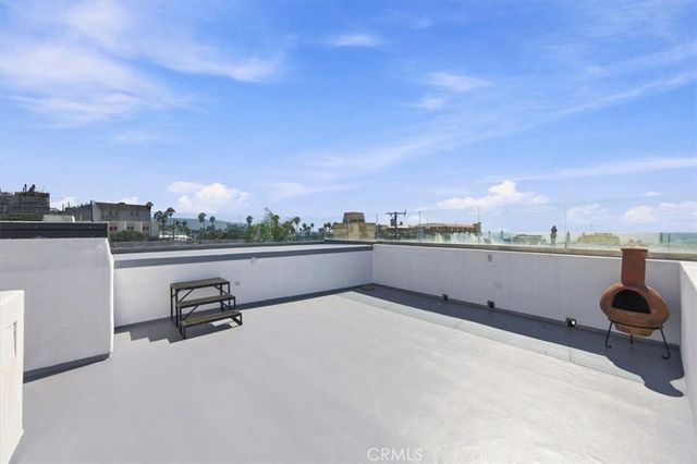 137 Lyndon Street, Hermosa Beach, CA 90254