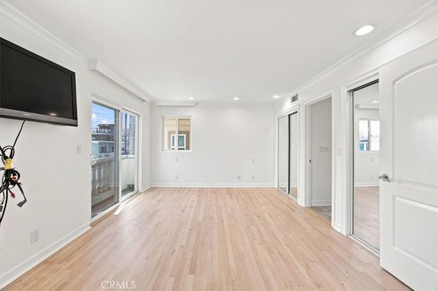 137 Lyndon Street, Hermosa Beach, CA 90254