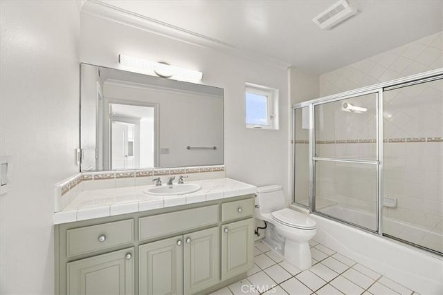 137 Lyndon Street, Hermosa Beach, CA 90254