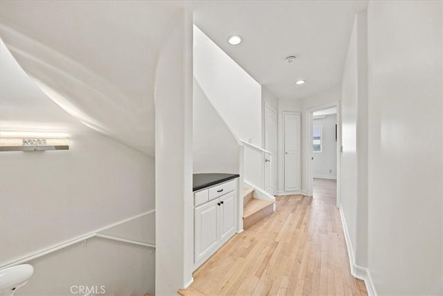 137 Lyndon Street, Hermosa Beach, CA 90254