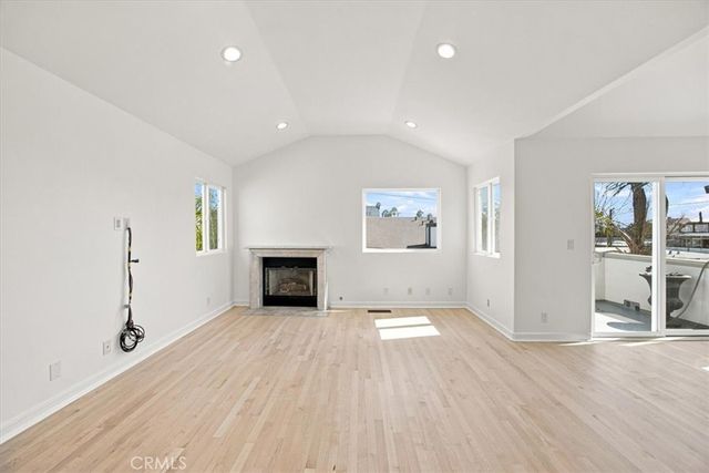 137 Lyndon Street, Hermosa Beach, CA 90254