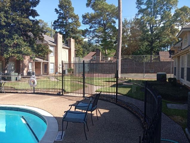 5515 Strack Road 116, Houston, TX 77069