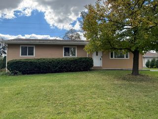 4517 Home Avenue, Mchenry, IL 60050