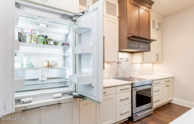 9413 Civic Way, Prospect, KY 40059