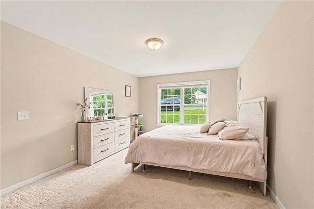 897 Breeze Hill Road, Asheboro, NC 27203