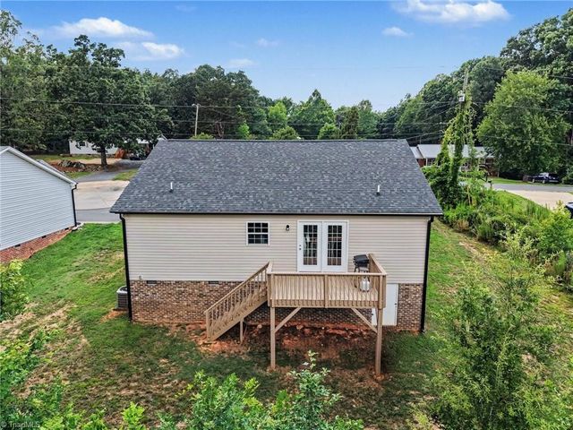 897 Breeze Hill Road, Asheboro, NC 27203