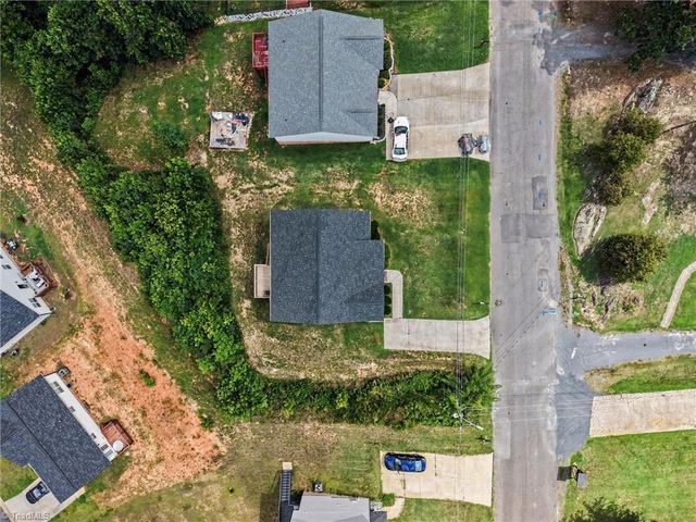 897 Breeze Hill Road, Asheboro, NC 27203