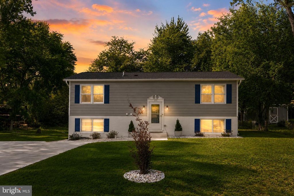 303 VIA DE ROSA DR, Stafford, VA 22556