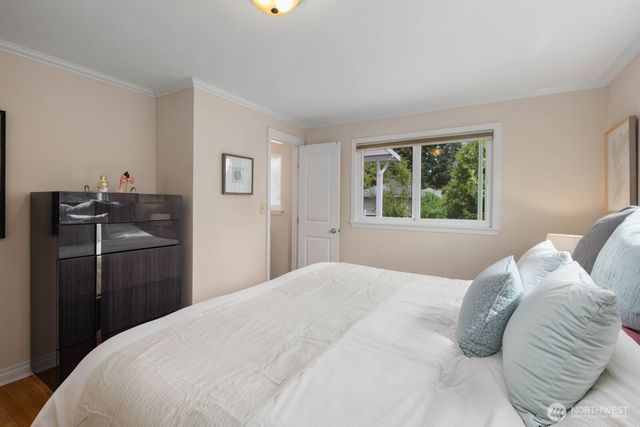 826 S 200th Street, Des Moines, WA 98198