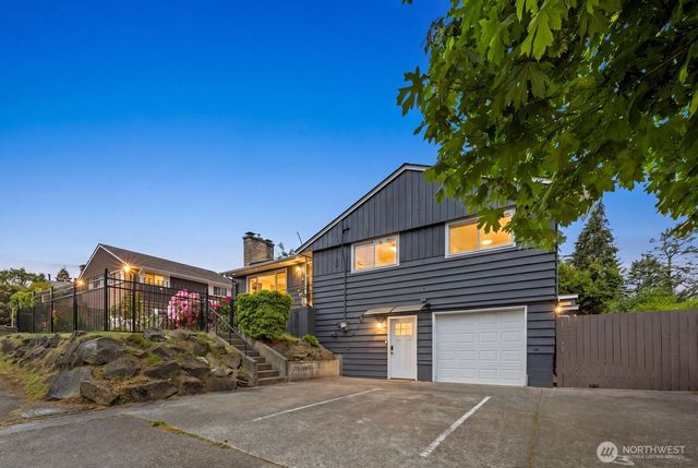 826 S 200th Street, Des Moines, WA 98198