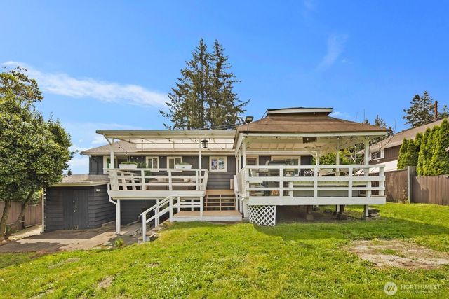 826 S 200th Street, Des Moines, WA 98198