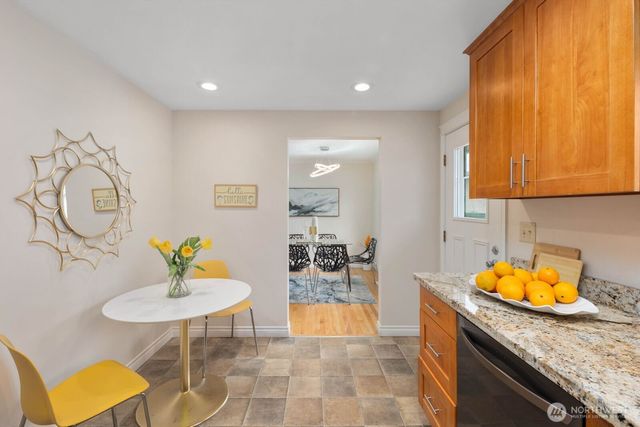 826 S 200th Street, Des Moines, WA 98198