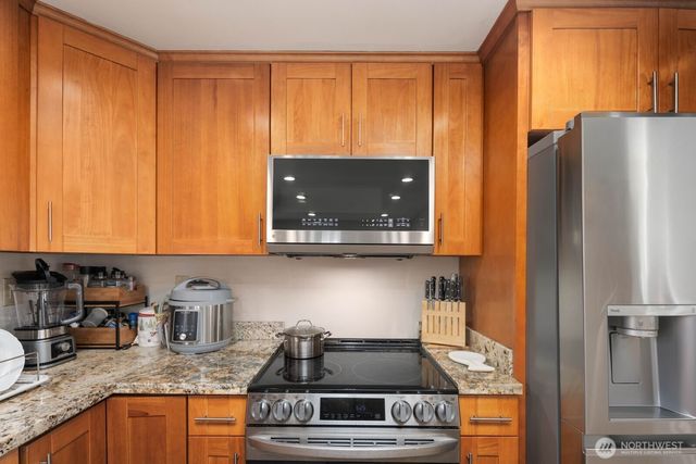 826 S 200th Street, Des Moines, WA 98198