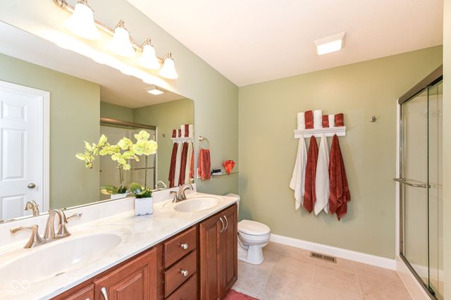 4980 W Cedar Creek Place, New Palestine, IN 46163
