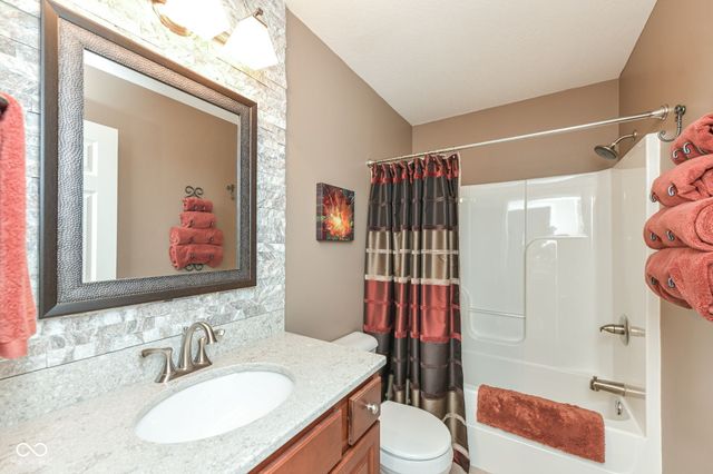 4980 W Cedar Creek Place, New Palestine, IN 46163