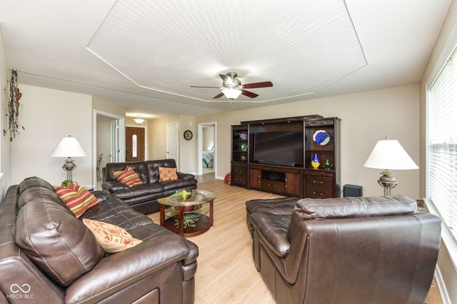 4980 W Cedar Creek Place, New Palestine, IN 46163