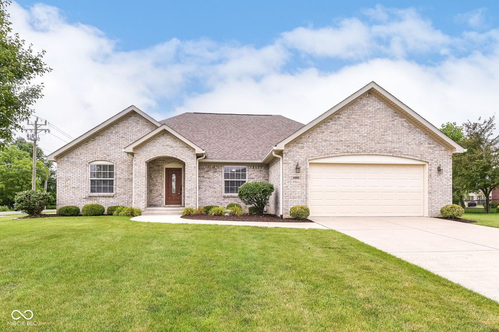 4980 W Cedar Creek Place, New Palestine, IN 46163