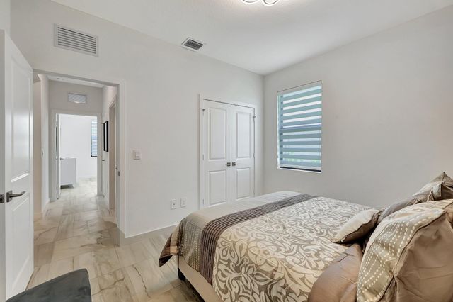 5795 SE Sky Blue Circle, Stuart, FL 34997