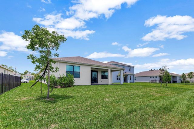 5795 SE Sky Blue Circle, Stuart, FL 34997