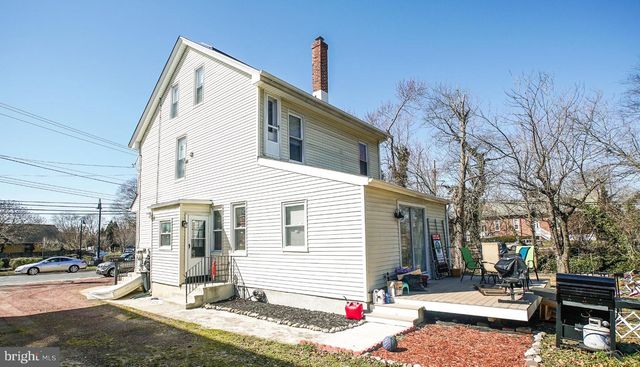 21 N LENOLA RD, Moorestown, NJ 08057