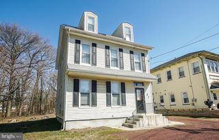 21 N LENOLA RD, Moorestown, NJ 08057