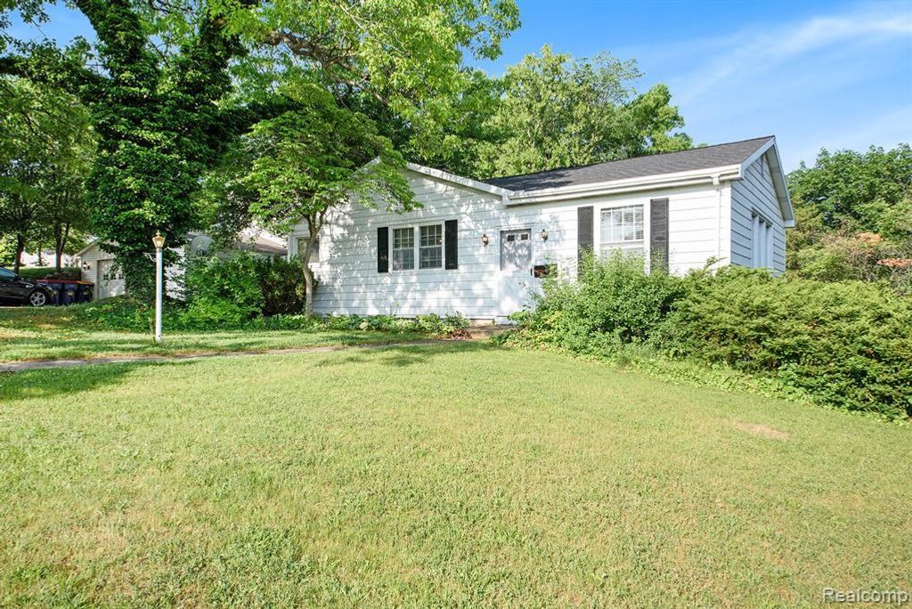 1211 Plymouth Avenue, Grand Rapids, MI 49506