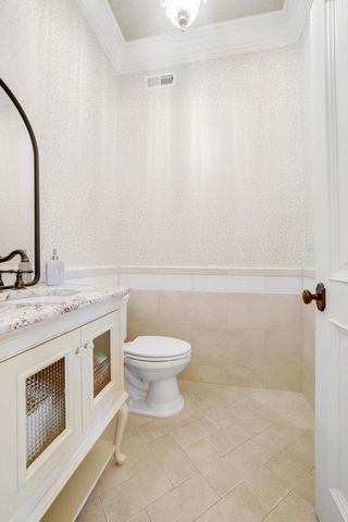 5500 Halifax Lane, Edina, MN 55424