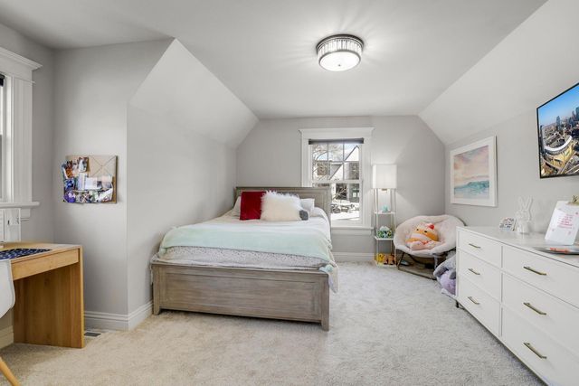 5500 Halifax Lane, Edina, MN 55424