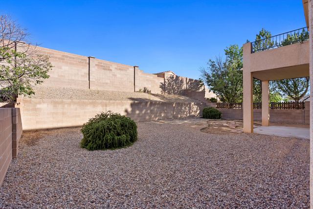 10431 CROSSCUT Drive NW, Albuquerque, NM 87114