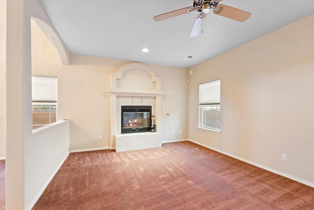 10431 CROSSCUT Drive NW, Albuquerque, NM 87114