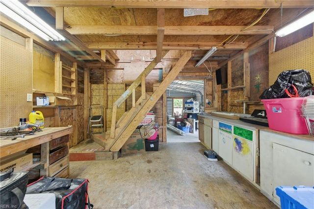 9788 Woods Cross RD, Gloucester, VA 23061