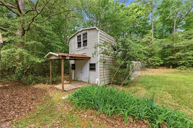 9788 Woods Cross RD, Gloucester, VA 23061