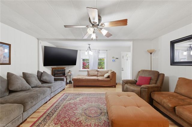 9788 Woods Cross RD, Gloucester, VA 23061