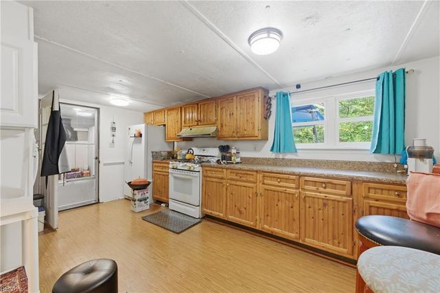 9788 Woods Cross RD, Gloucester, VA 23061