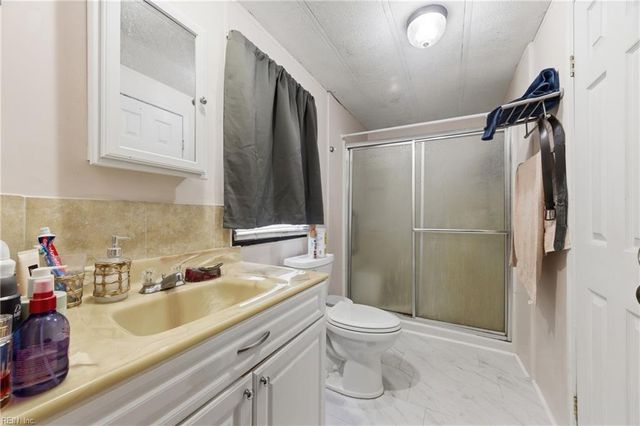9788 Woods Cross RD, Gloucester, VA 23061