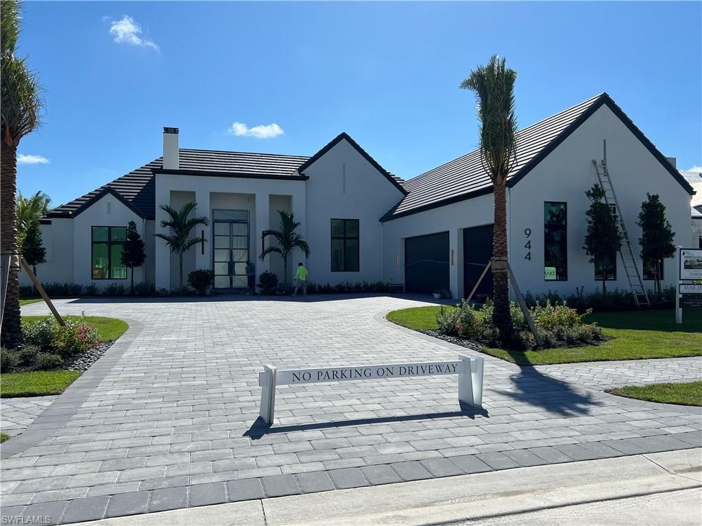 944 Chimney Rock RD, NAPLES, FL 34120 — exterior