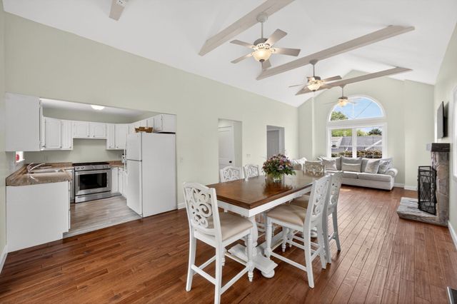 27 Bellavista Dr, Bourne, MA 02559