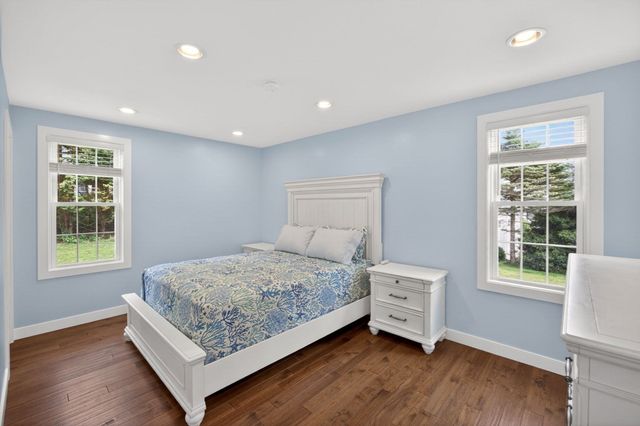 27 Bellavista Dr, Bourne, MA 02559