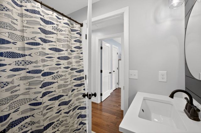 27 Bellavista Dr, Bourne, MA 02559