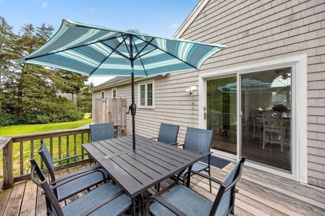 27 Bellavista Dr, Bourne, MA 02559