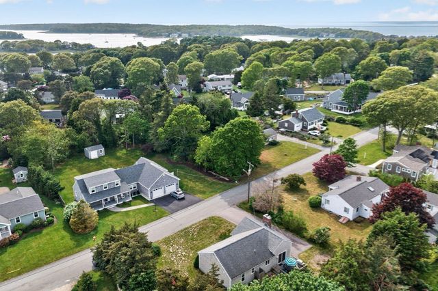 27 Bellavista Dr, Bourne, MA 02559