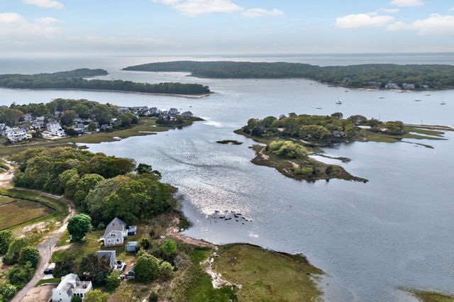 27 Bellavista Dr, Bourne, MA 02559