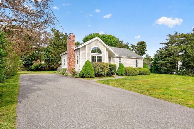 27 Bellavista Dr, Bourne, MA 02559