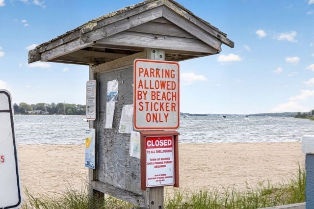27 Bellavista Dr, Bourne, MA 02559